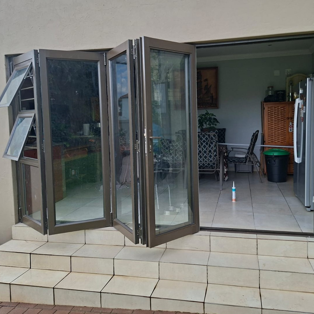 FOLDING-DOOR