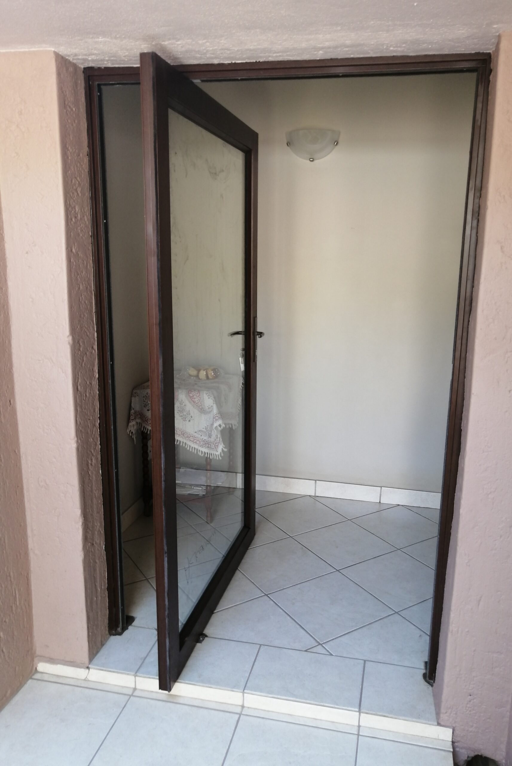 PIVOT-DOOR